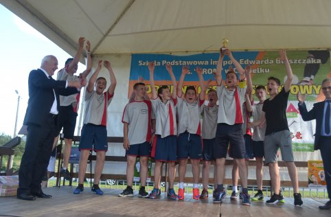 Otwarcie boiska sportowego w Chmielku - 27 maja 2018r.